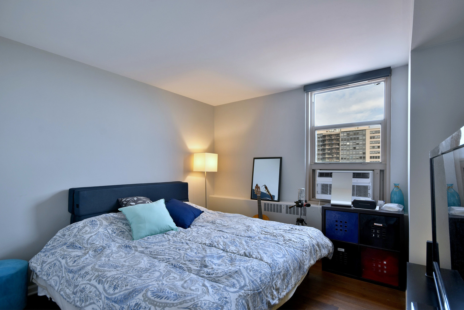 3950 N LAKE SHORE Drive Unit: 1202