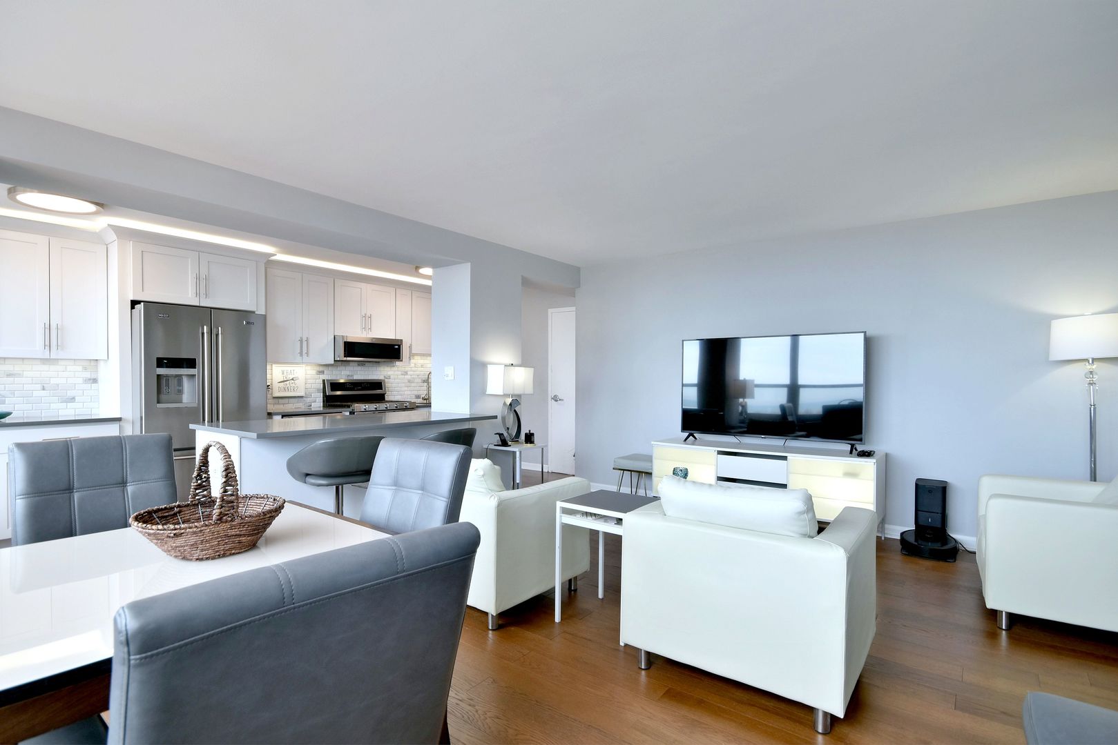 3950 N LAKE SHORE Drive Unit: 1202