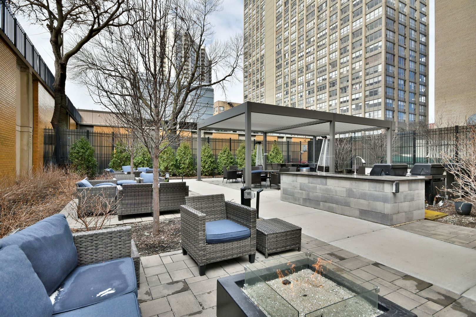 3950 N LAKE SHORE Drive Unit: 1202