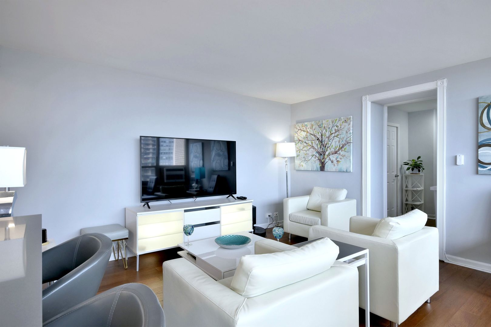 3950 N LAKE SHORE Drive Unit: 1202