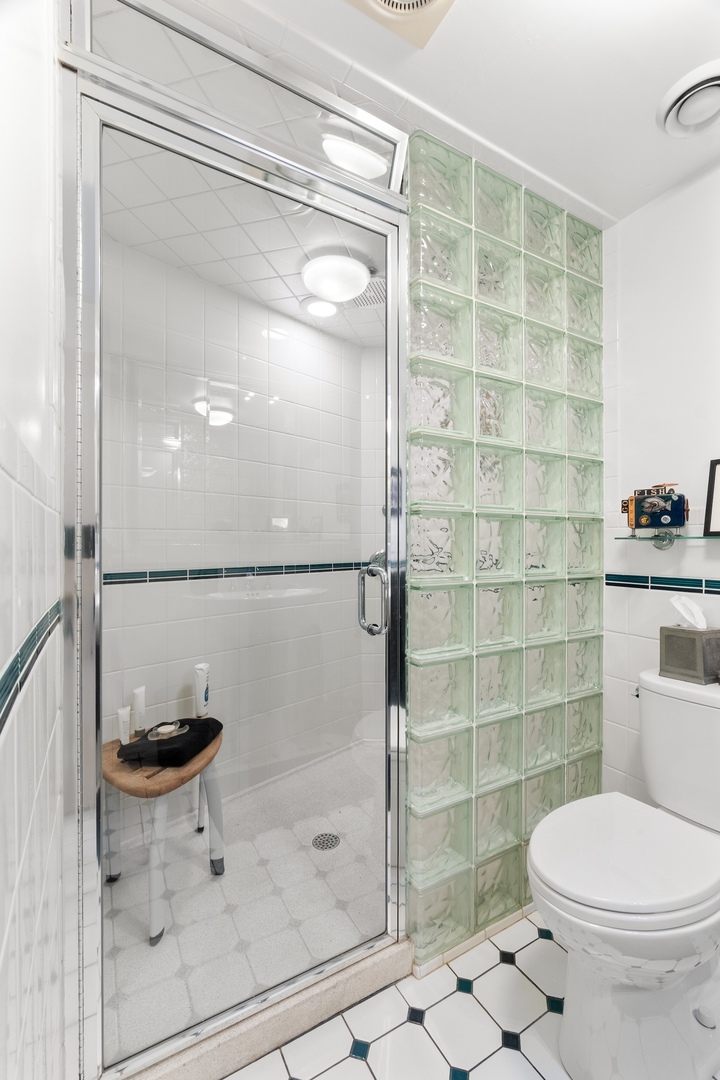 1329 N Dearborn Street Unit: 1