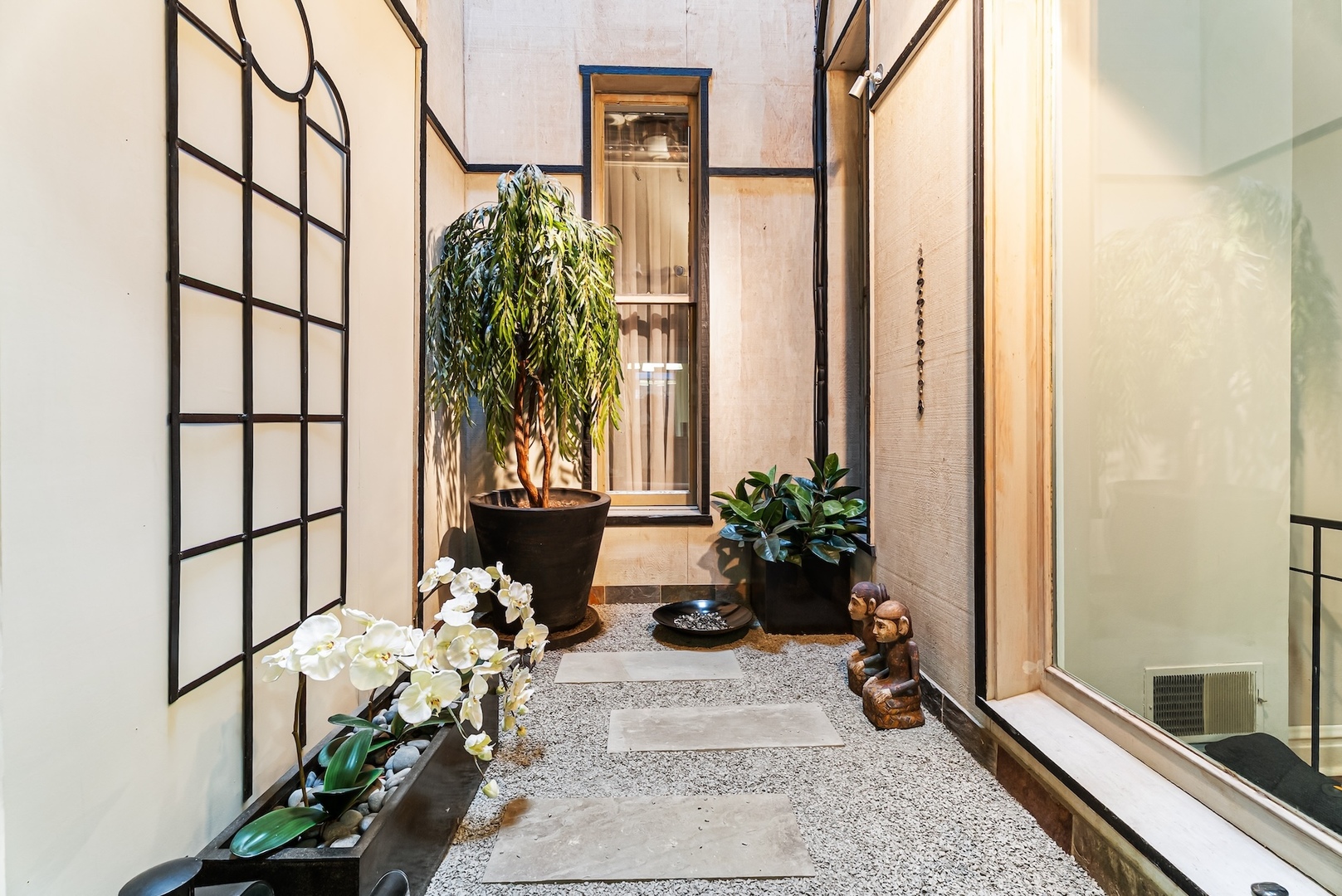 1329 N Dearborn Street Unit: 1