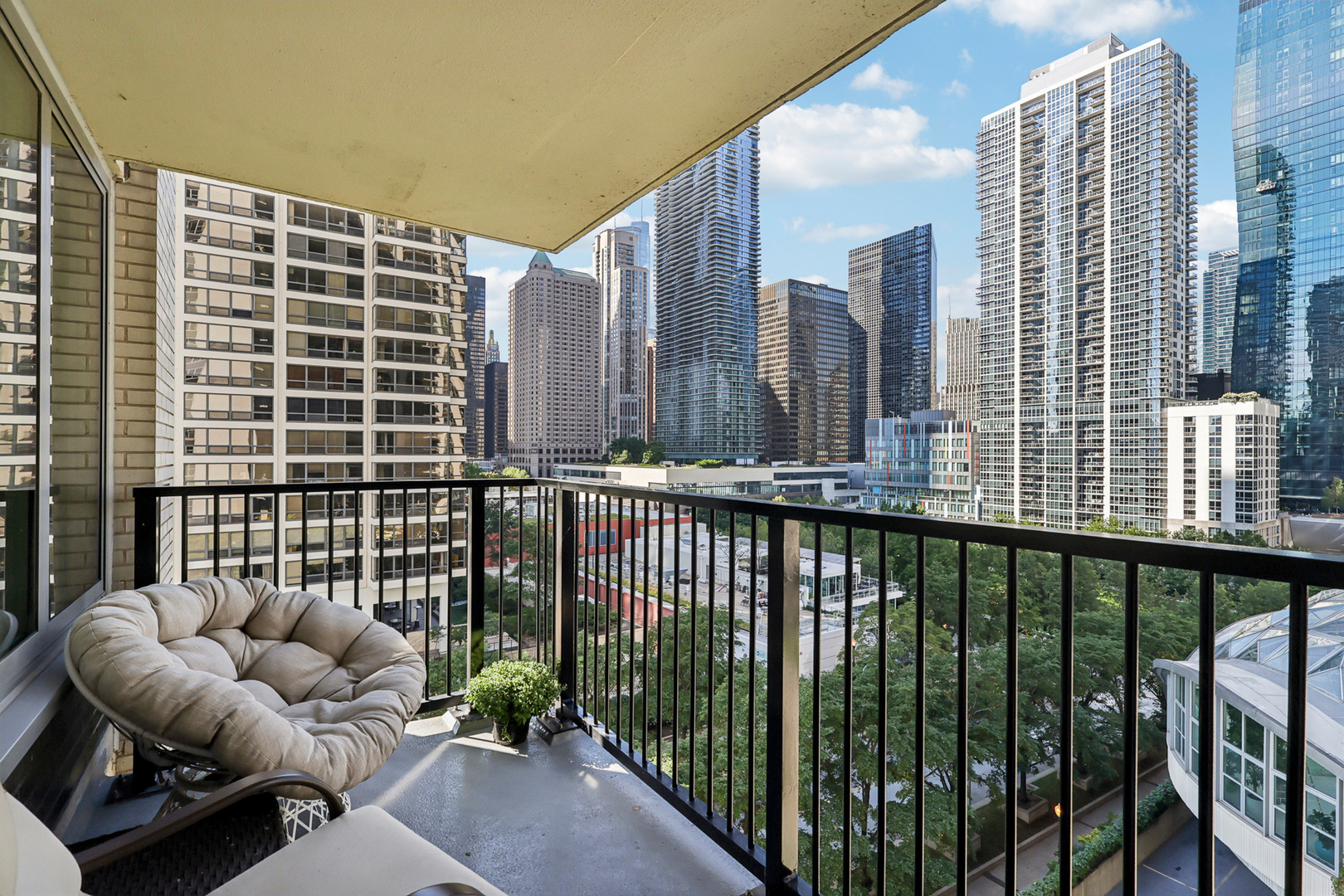 400 E Randolph Street Unit: 1119-20