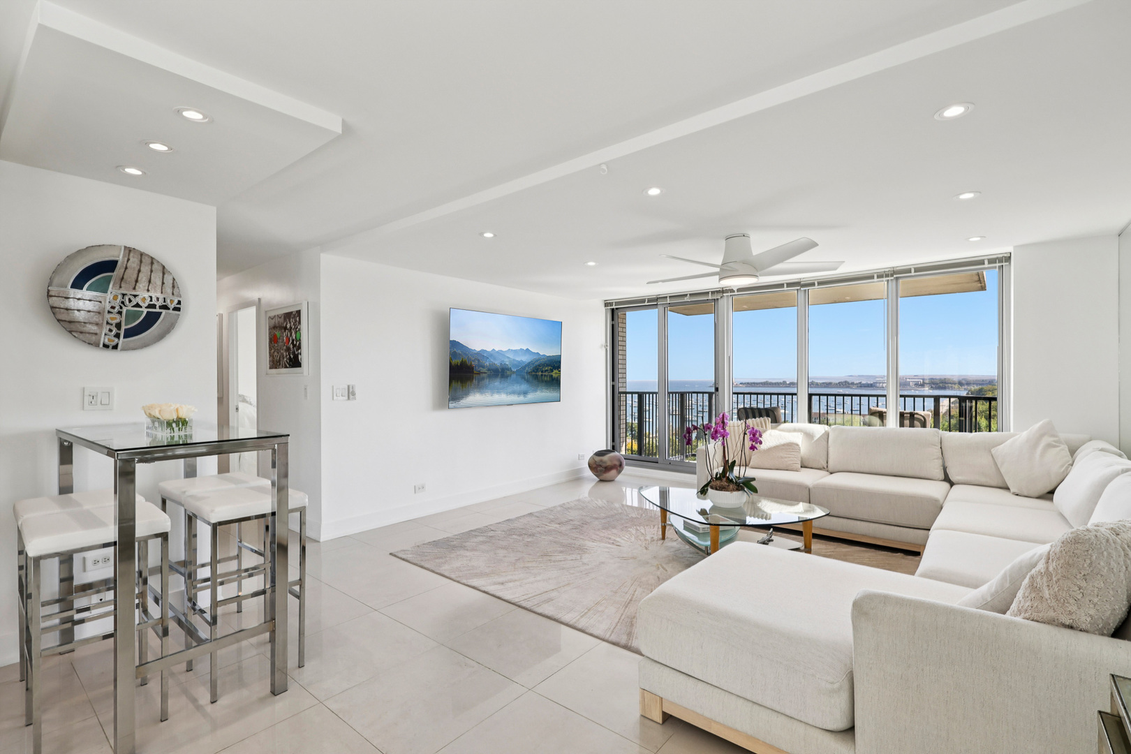 400 E Randolph Street Unit: 1119-20