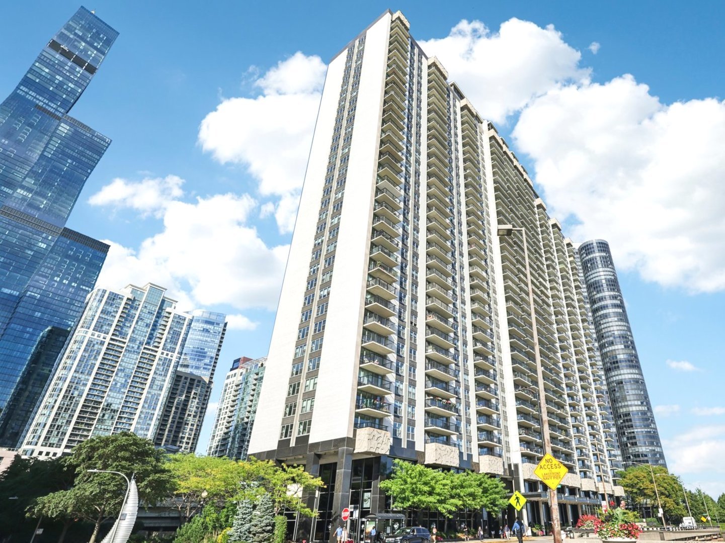 400 E Randolph Street Unit: 1119-20