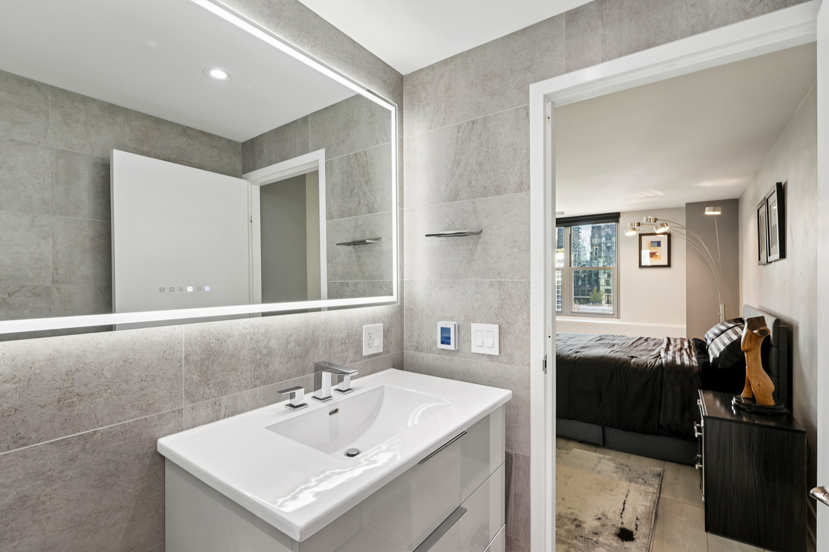 400 E Randolph Street Unit: 1119-20