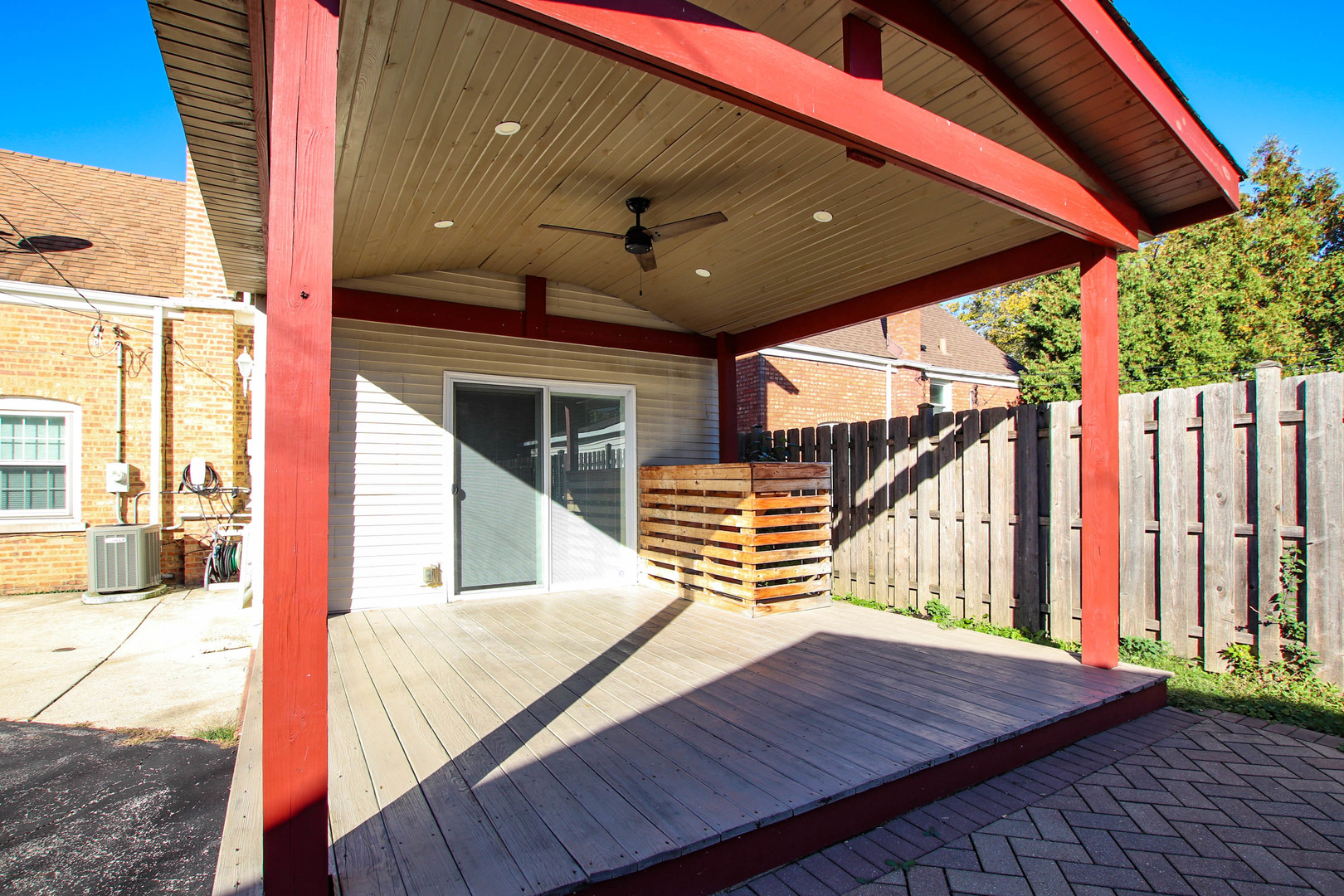 5815 N Canfield Avenue