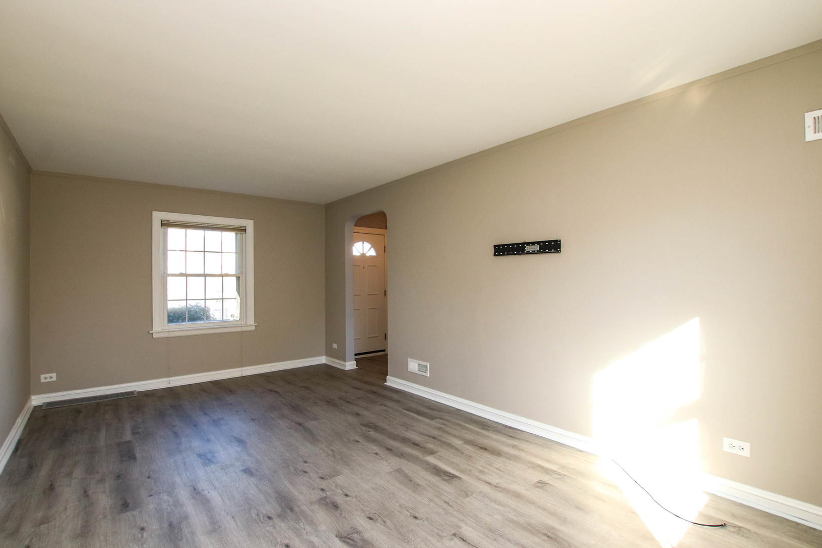 5815 N Canfield Avenue