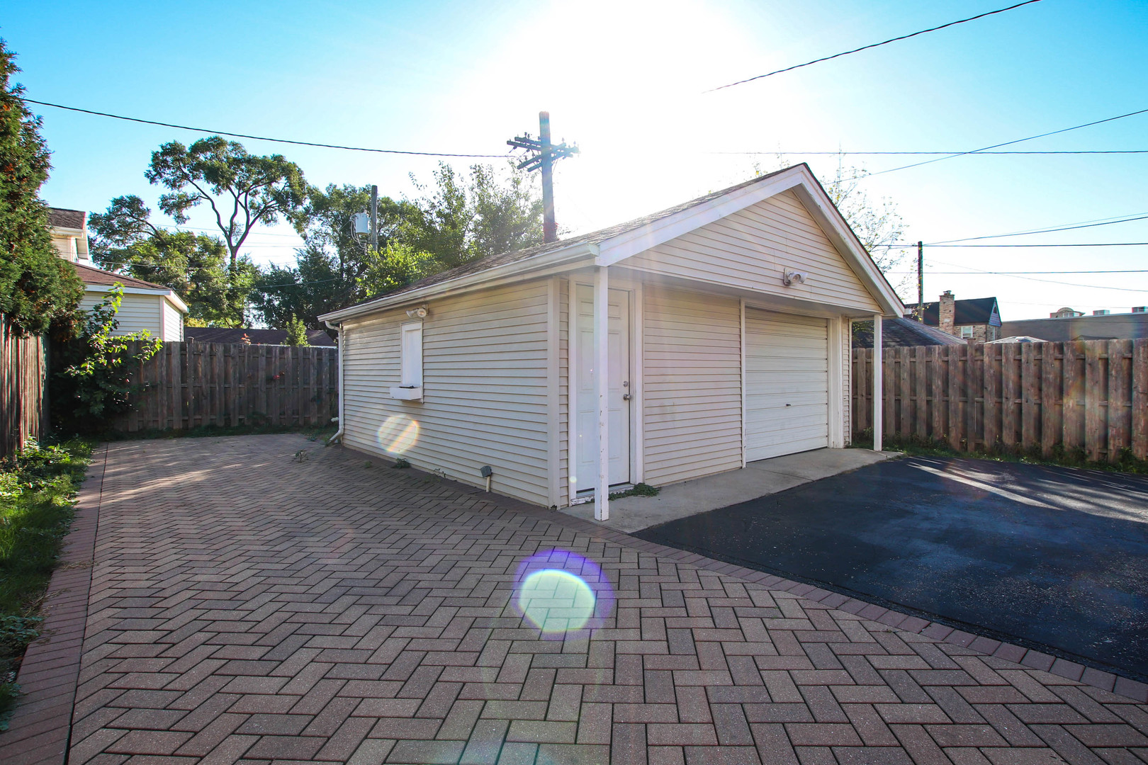 5815 N Canfield Avenue