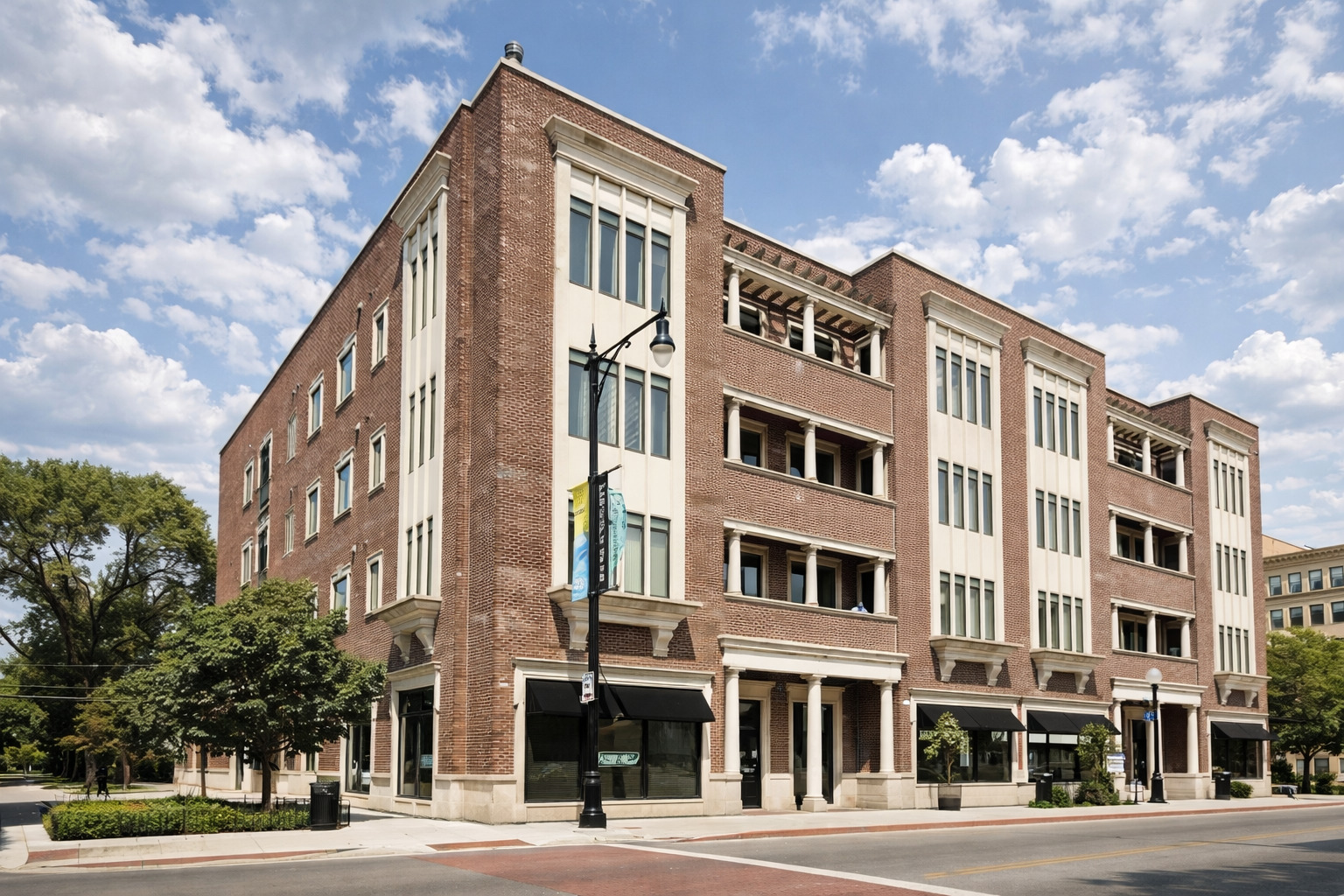 2401 N Janssen Avenue Unit: 204
