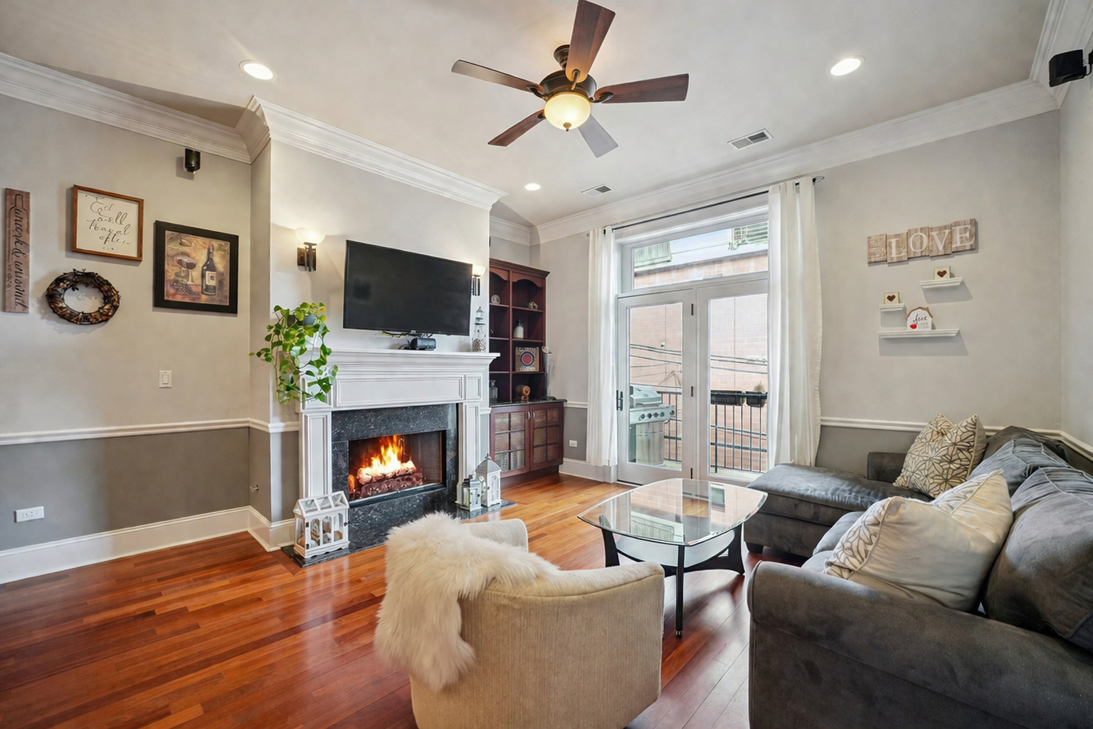 2401 N Janssen Avenue Unit: 204