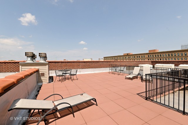 2401 N Janssen Avenue Unit: 204