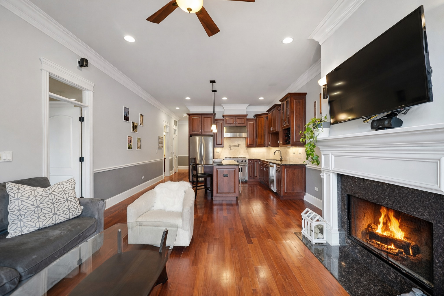 2401 N Janssen Avenue Unit: 204