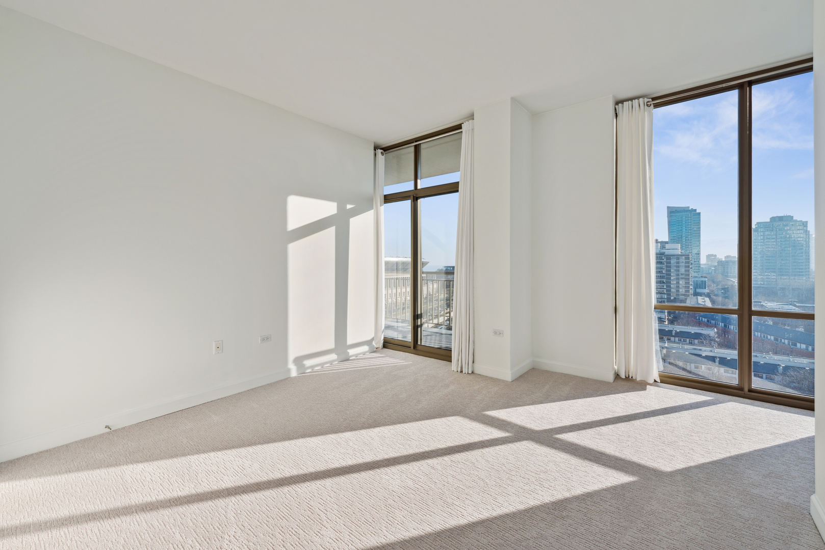 1335 S PRAIRIE Avenue Unit: 1305