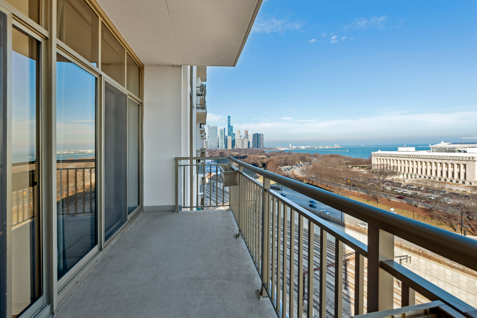 1335 S PRAIRIE Avenue Unit: 1305