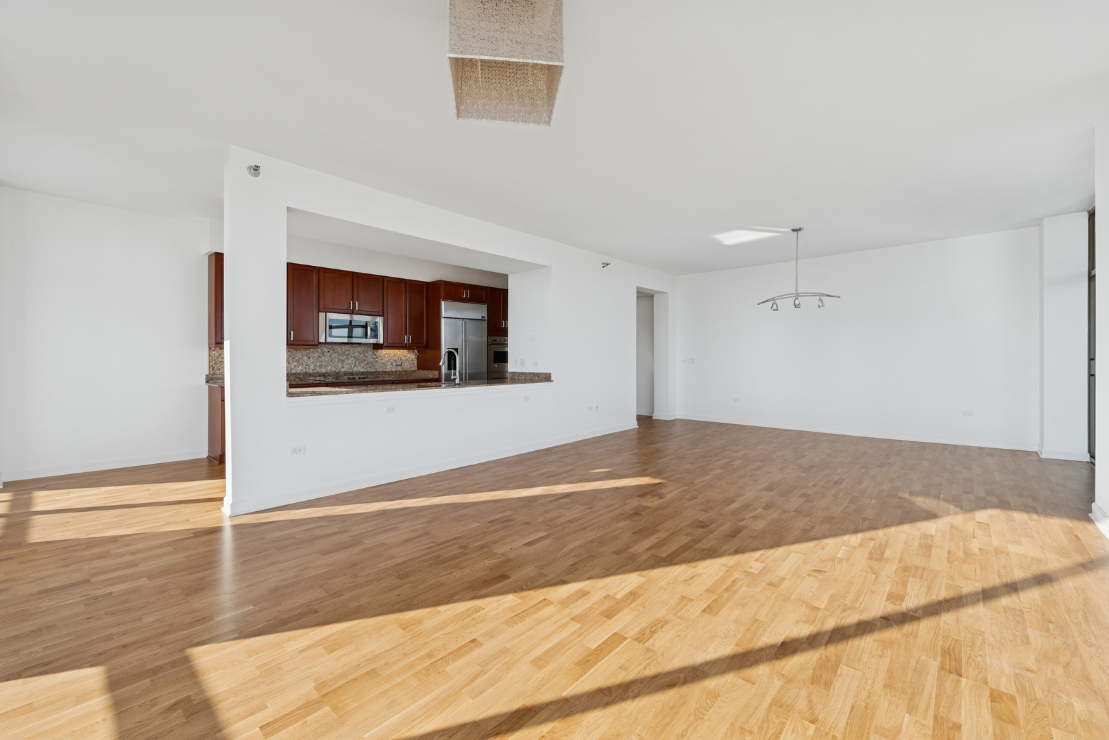 1335 S PRAIRIE Avenue Unit: 1305