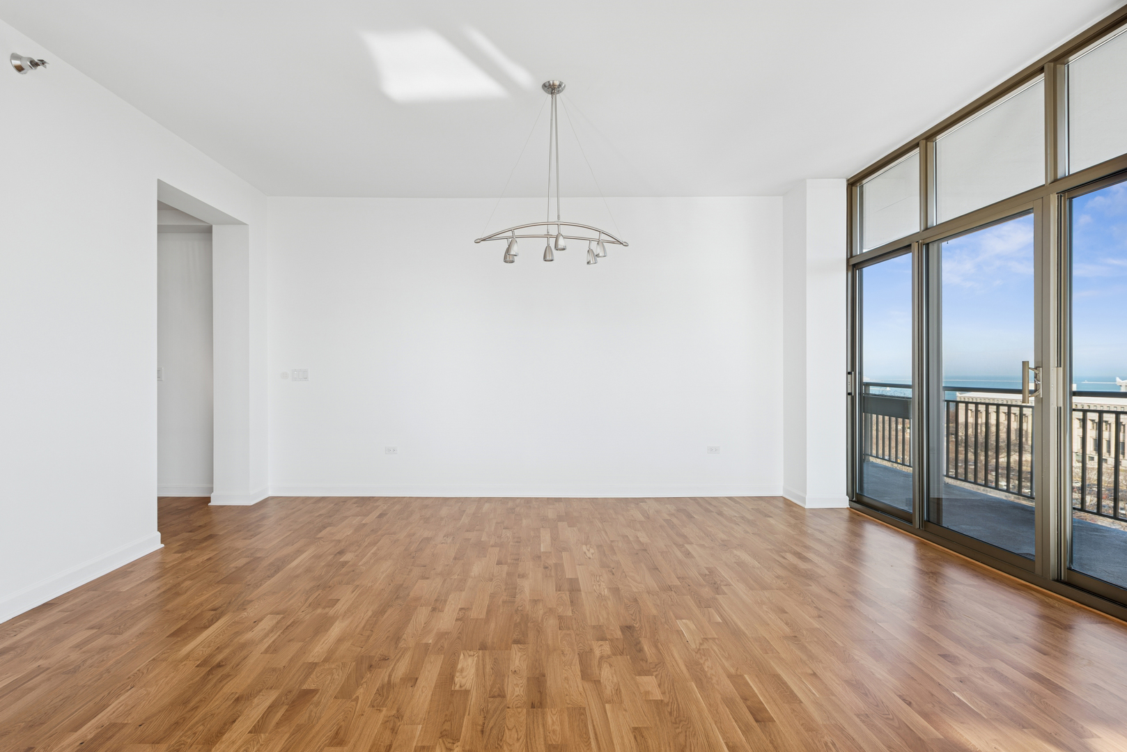 1335 S PRAIRIE Avenue Unit: 1305