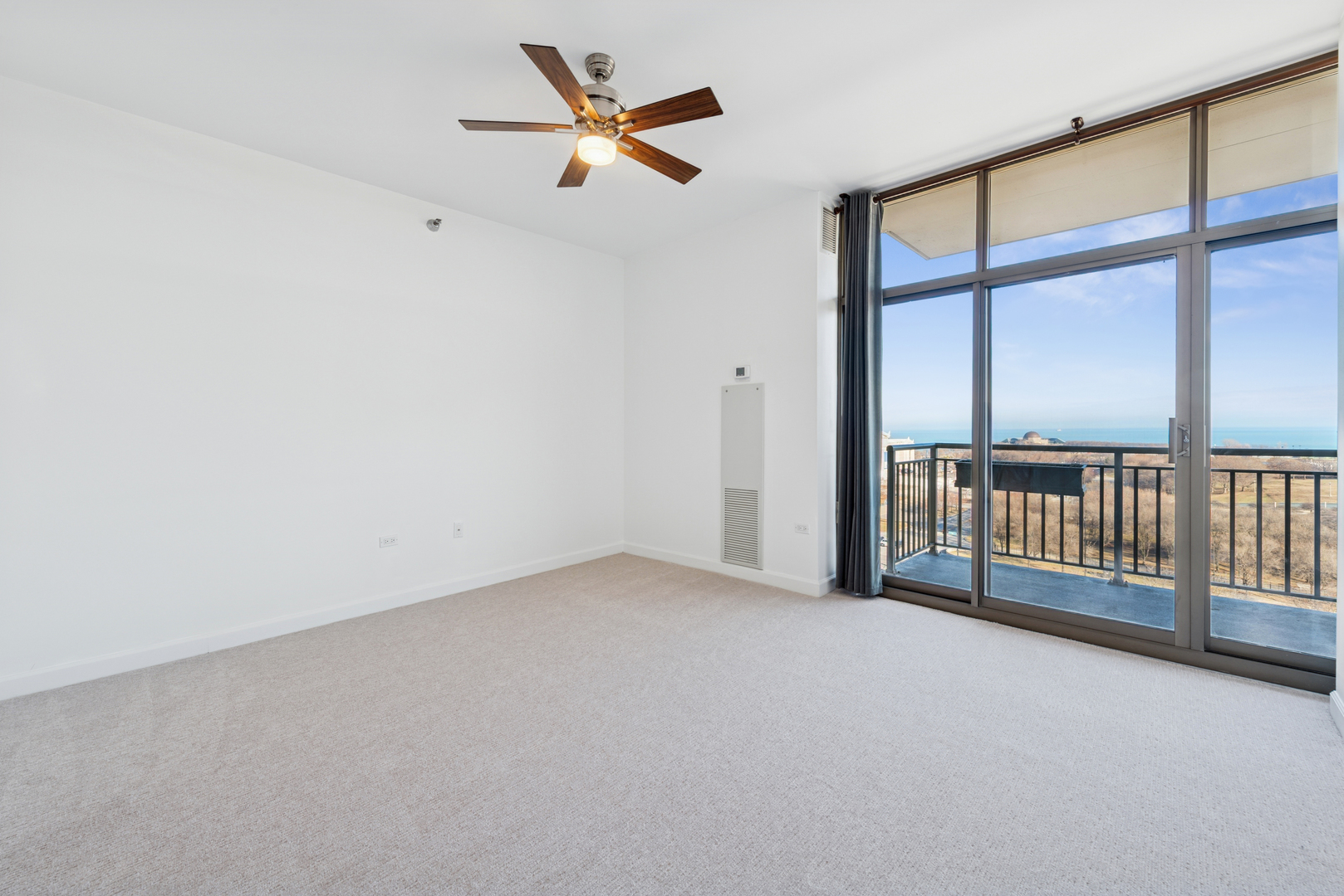 1335 S PRAIRIE Avenue Unit: 1305