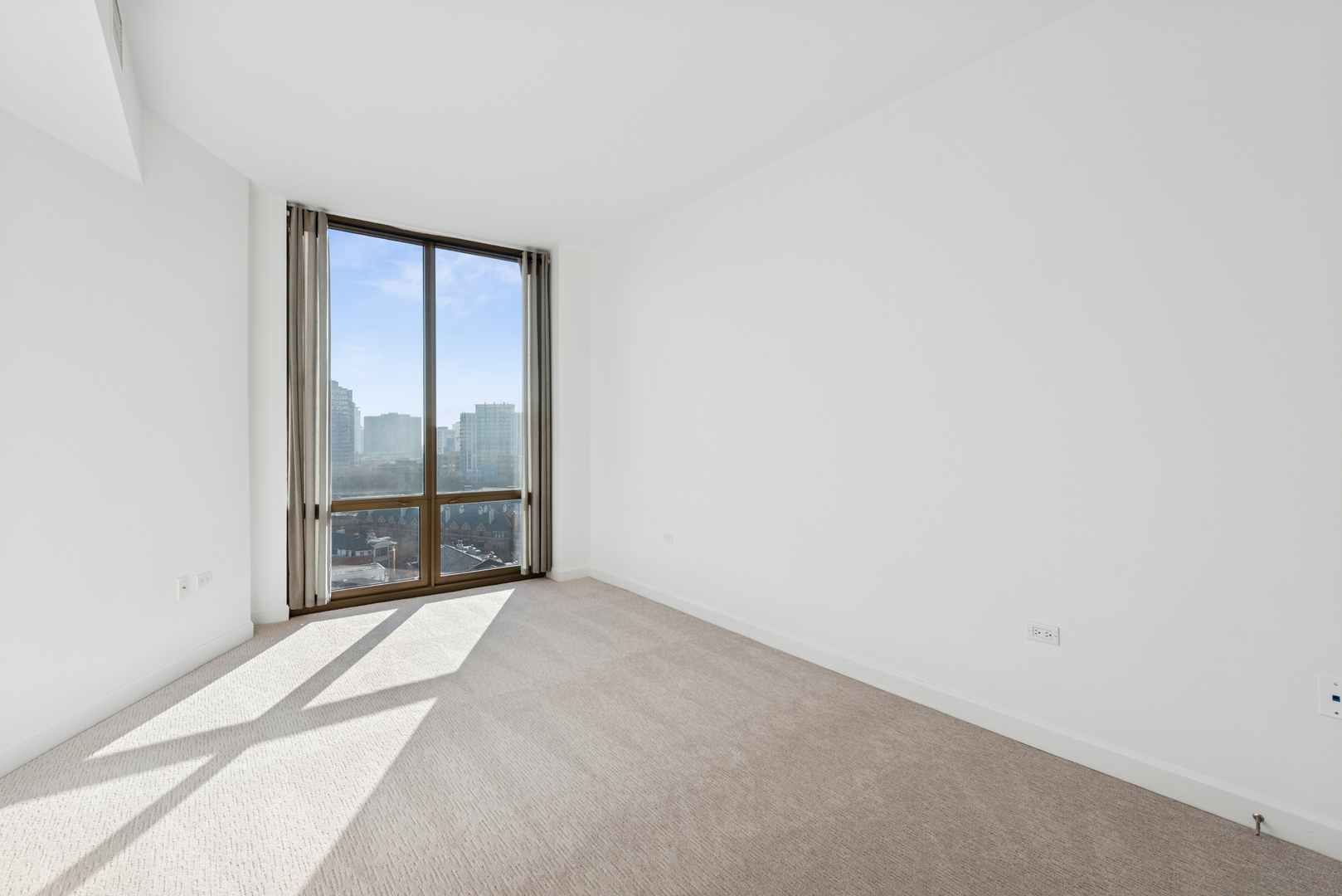 1335 S PRAIRIE Avenue Unit: 1305