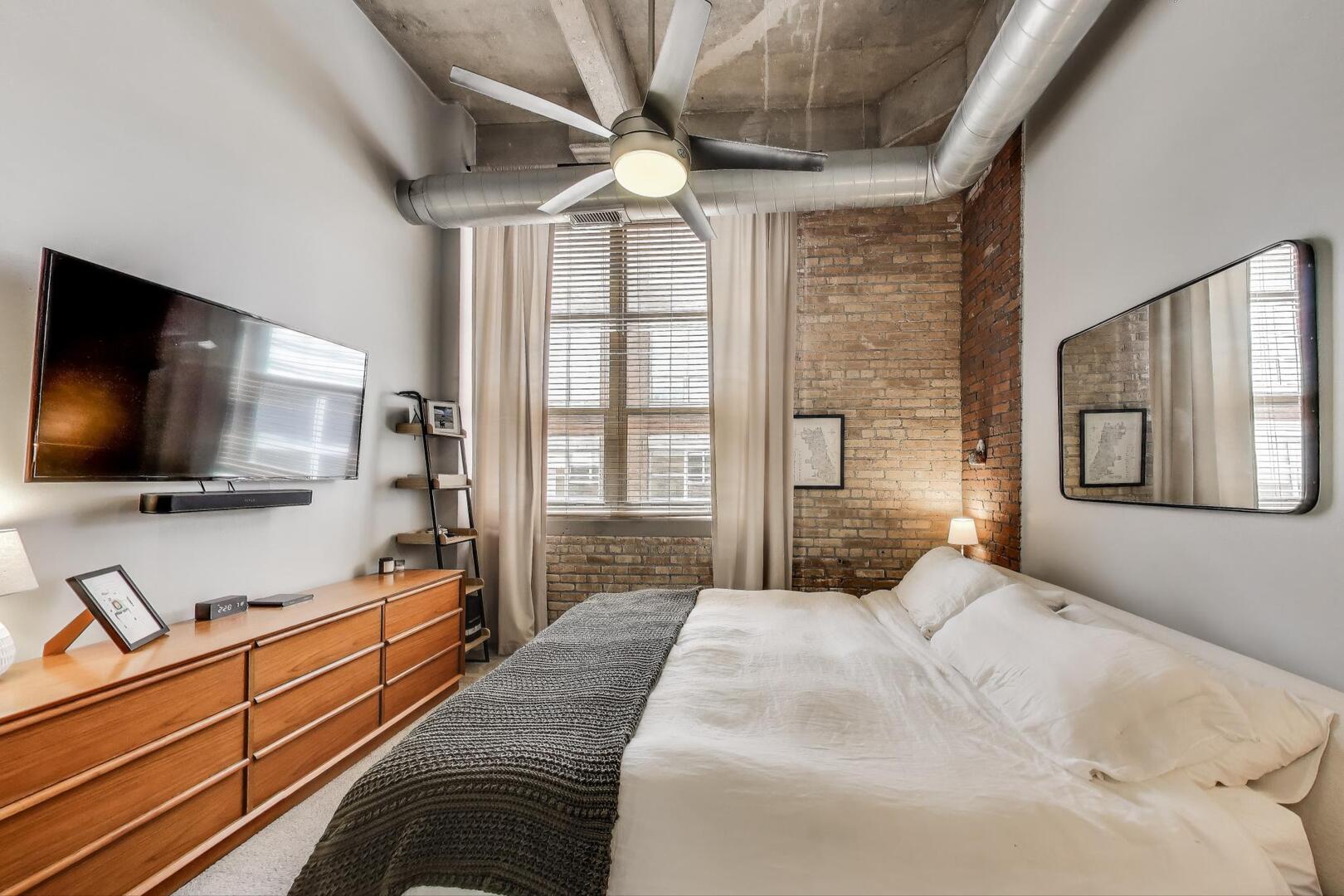 1735 N Paulina Street Unit: 422