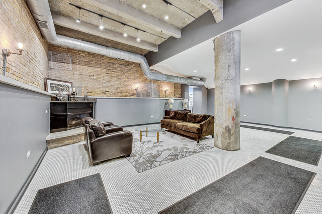 1735 N Paulina Street Unit: 422