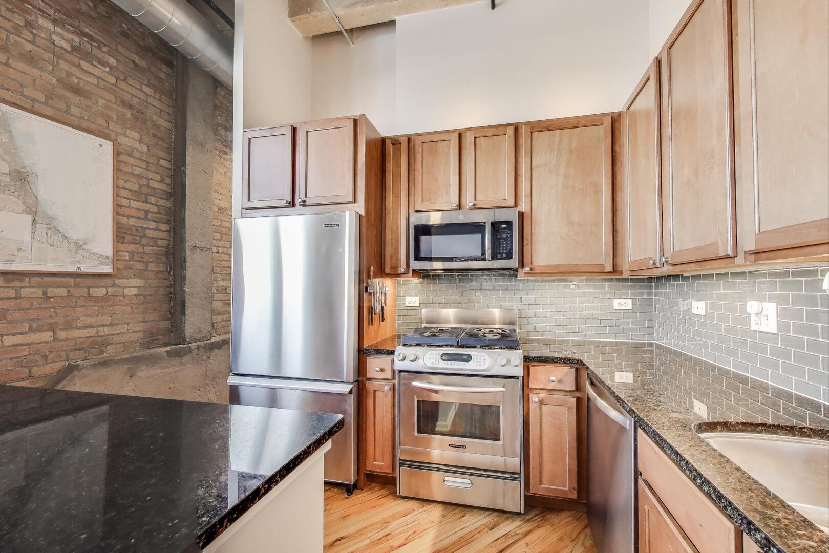1735 N Paulina Street Unit: 422