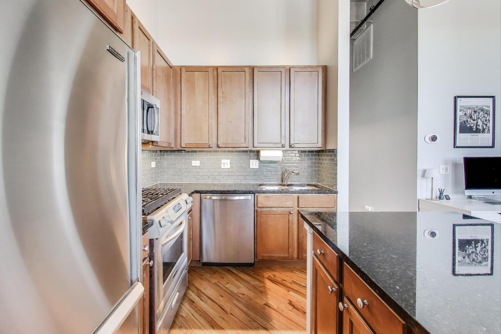 1735 N Paulina Street Unit: 422