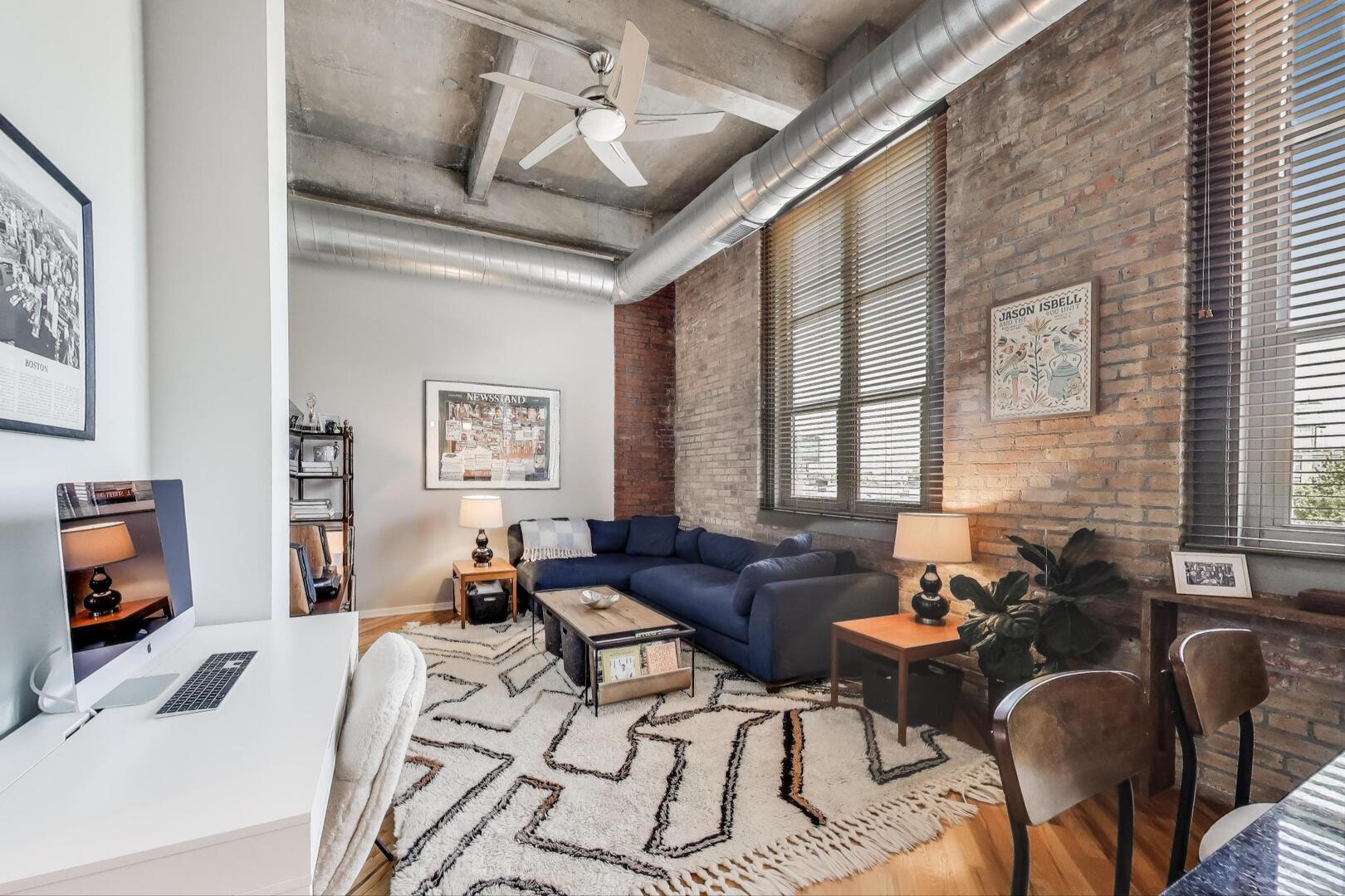 1735 N Paulina Street Unit: 422