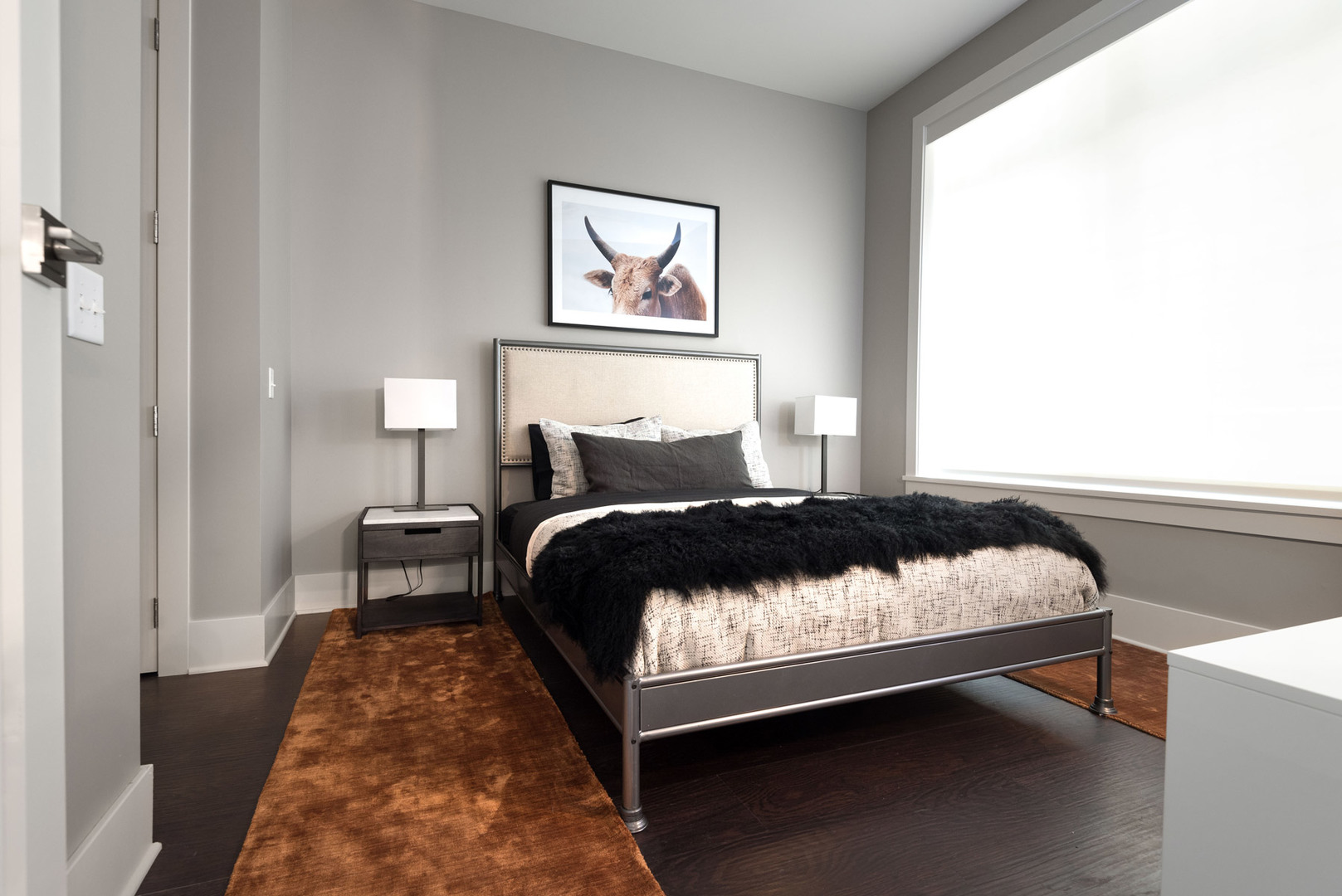 2050 N Clark Street Unit: 306