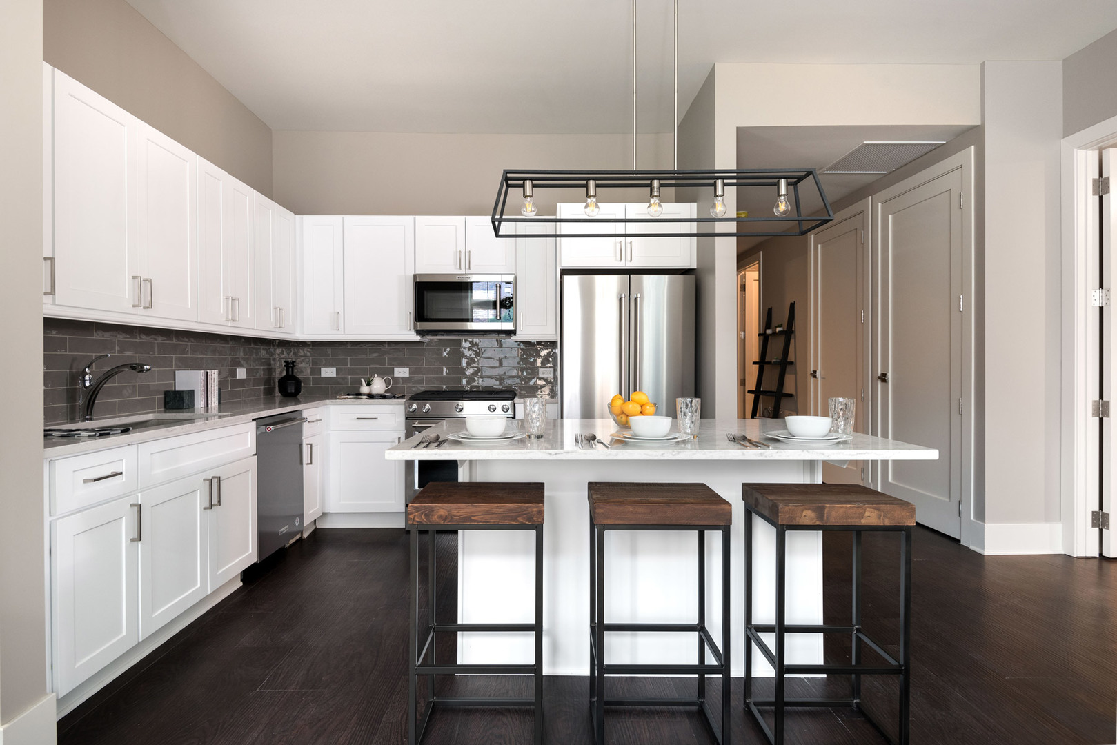 2050 N Clark Street Unit: 306