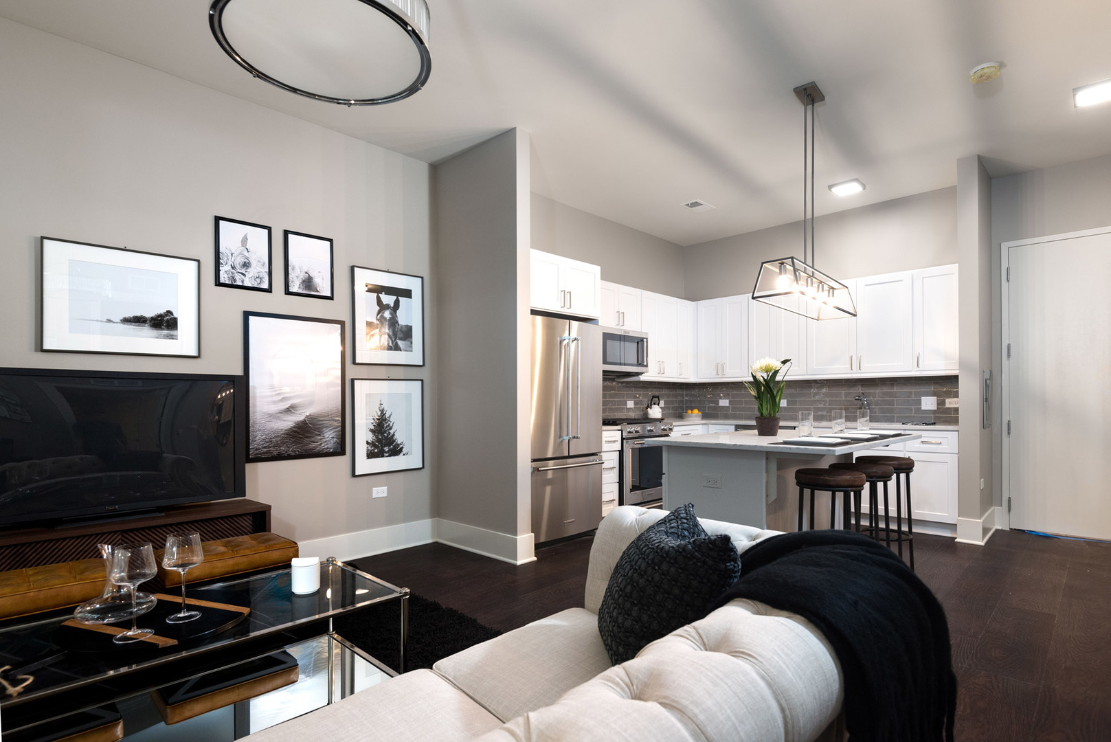 2050 N Clark Street Unit: 306