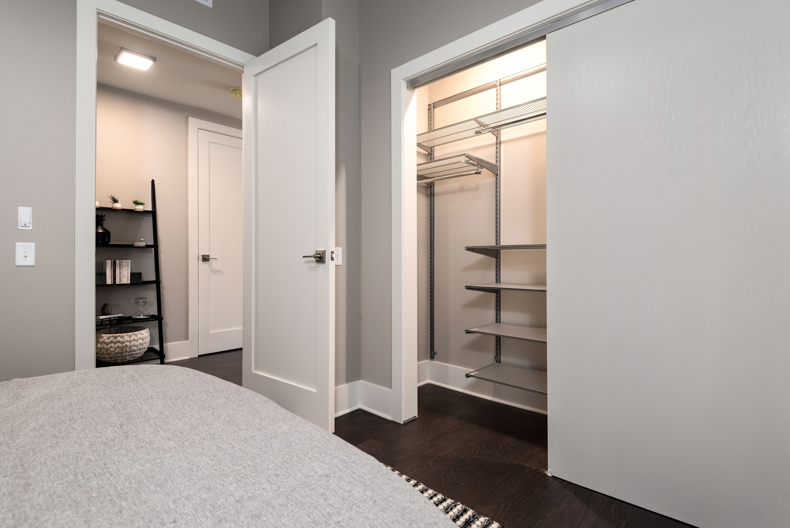 2050 N Clark Street Unit: 306