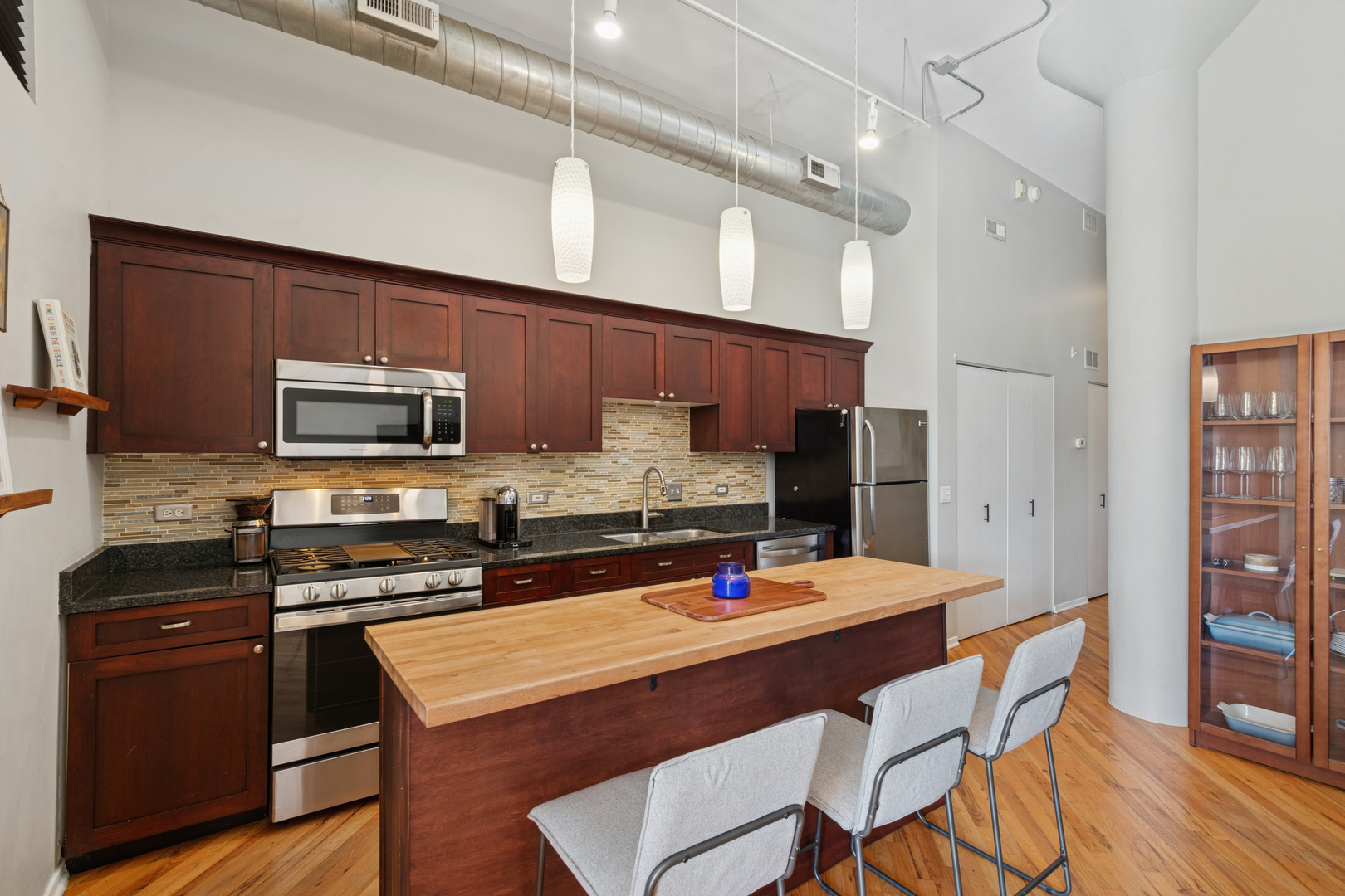 1801 W Larchmont Avenue Unit: 310