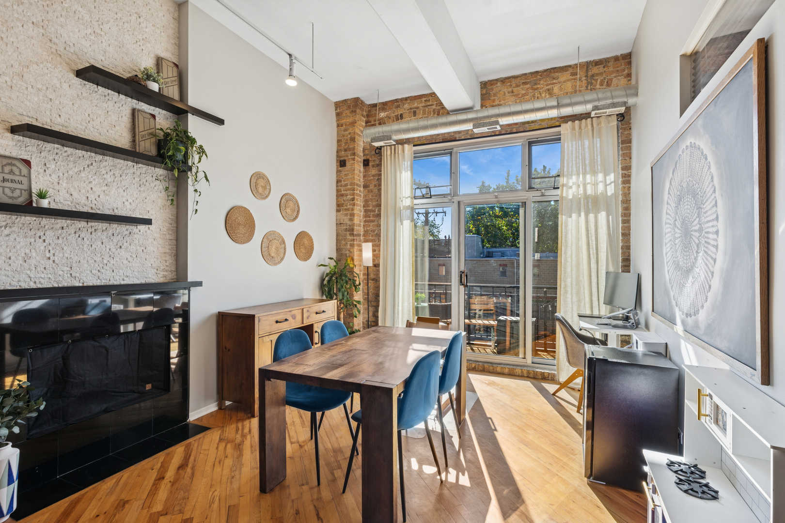 1801 W Larchmont Avenue Unit: 310