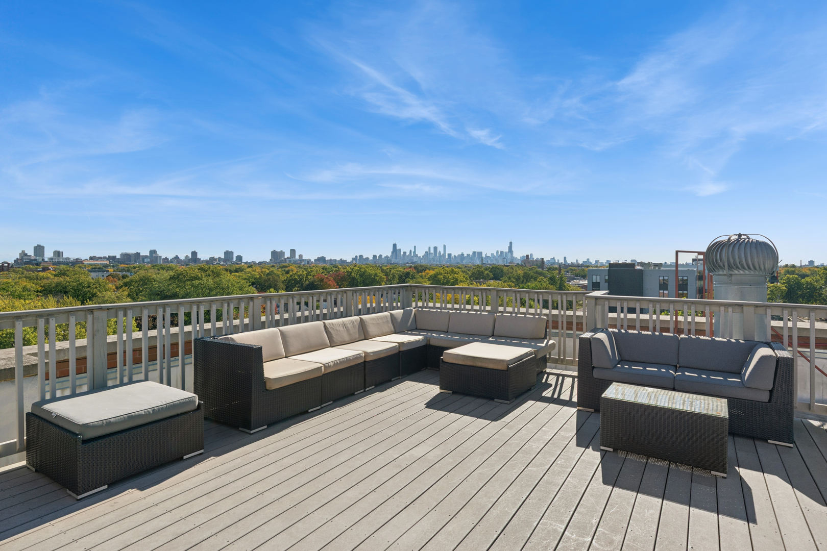 1801 W Larchmont Avenue Unit: 310