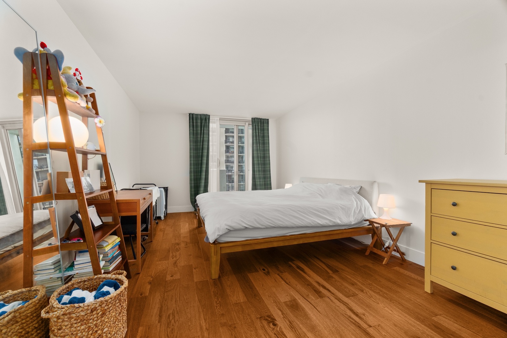 6033 N Sheridan Road Unit: 7C