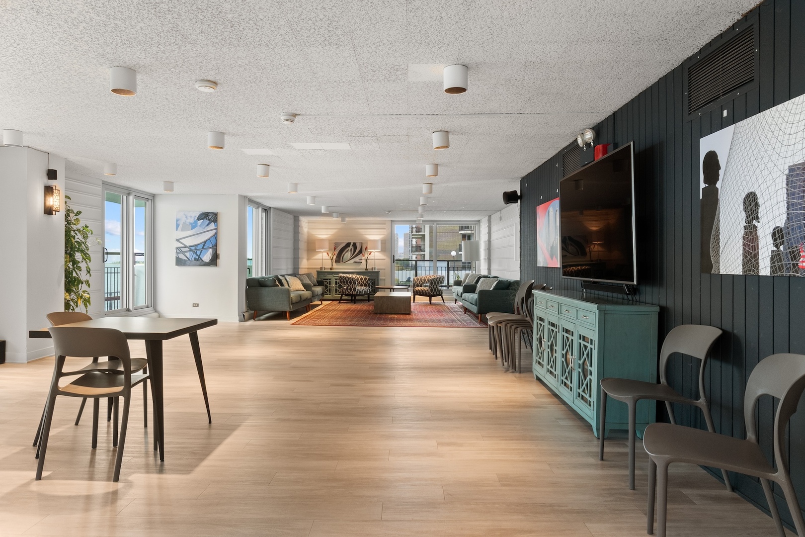 6033 N Sheridan Road Unit: 7C