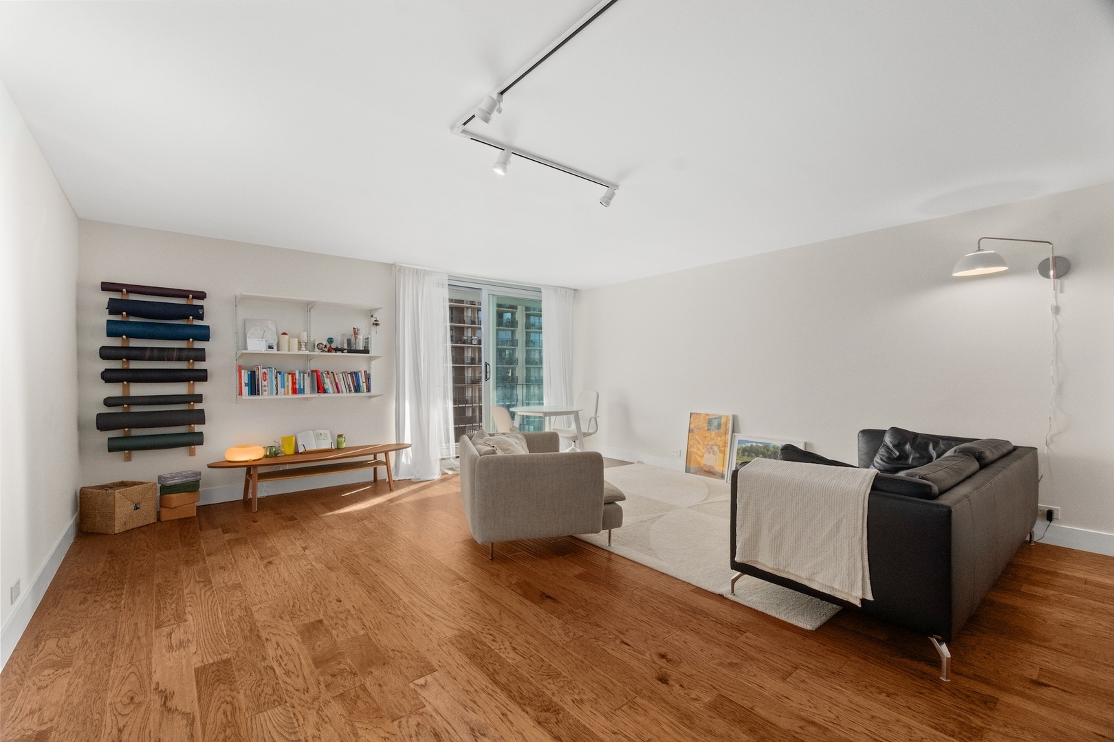 6033 N Sheridan Road Unit: 7C