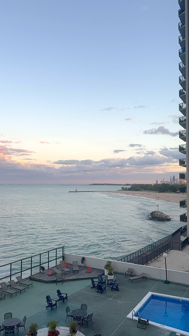 6033 N Sheridan Road Unit: 7C