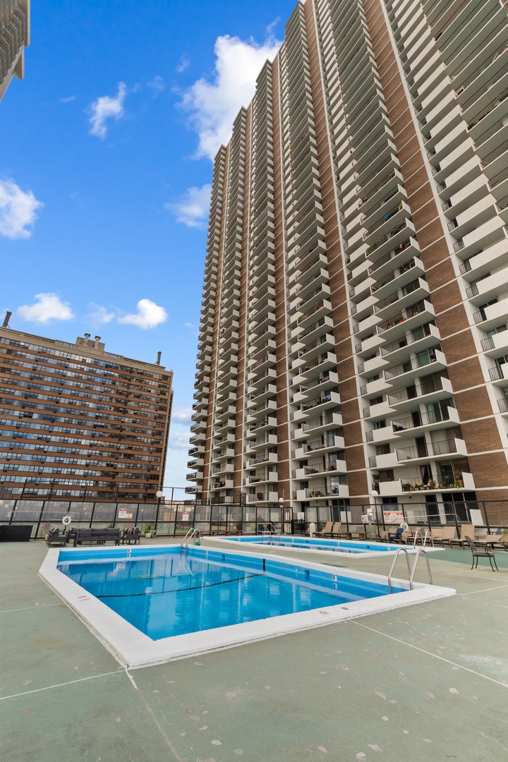 6033 N Sheridan Road Unit: 7C