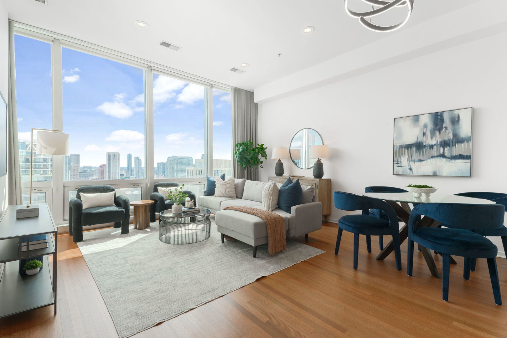 500 W Superior Street Unit: 1907