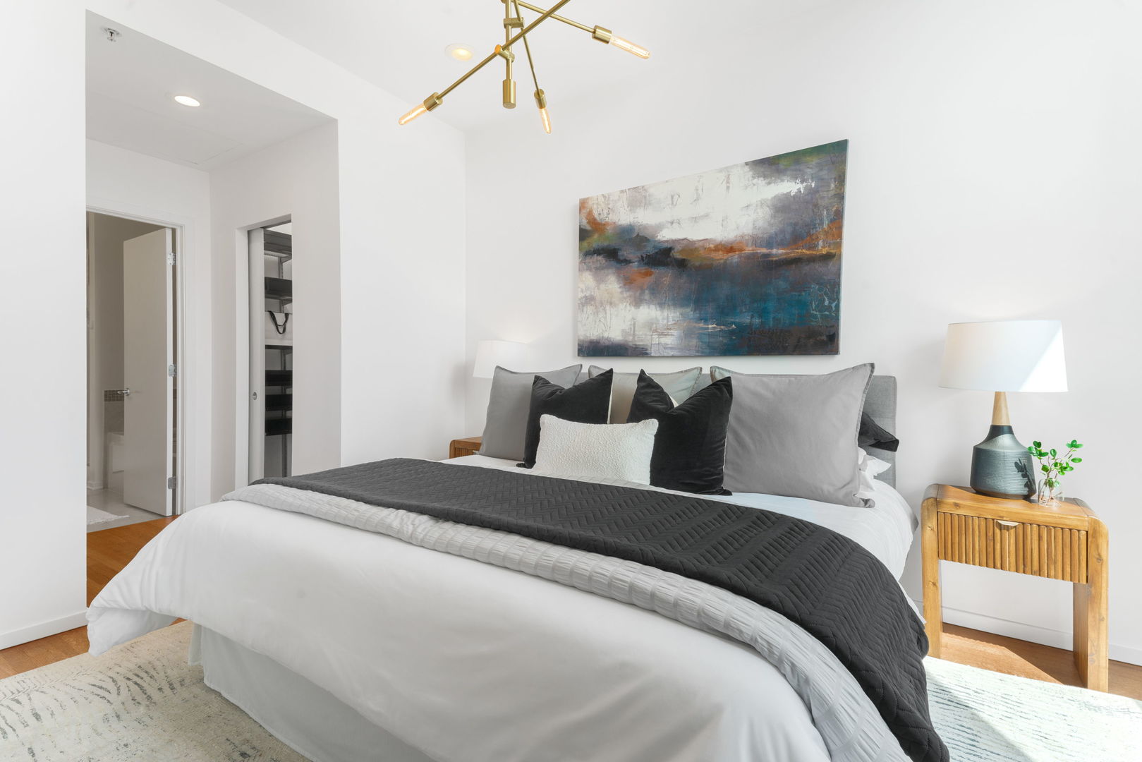 500 W Superior Street Unit: 1907