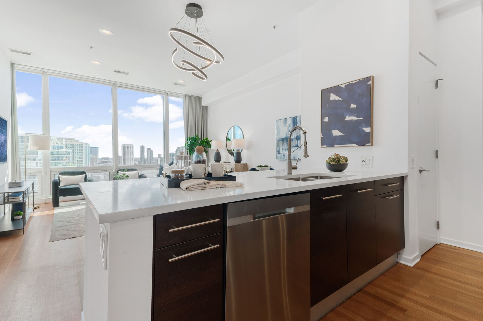 500 W Superior Street Unit: 1907