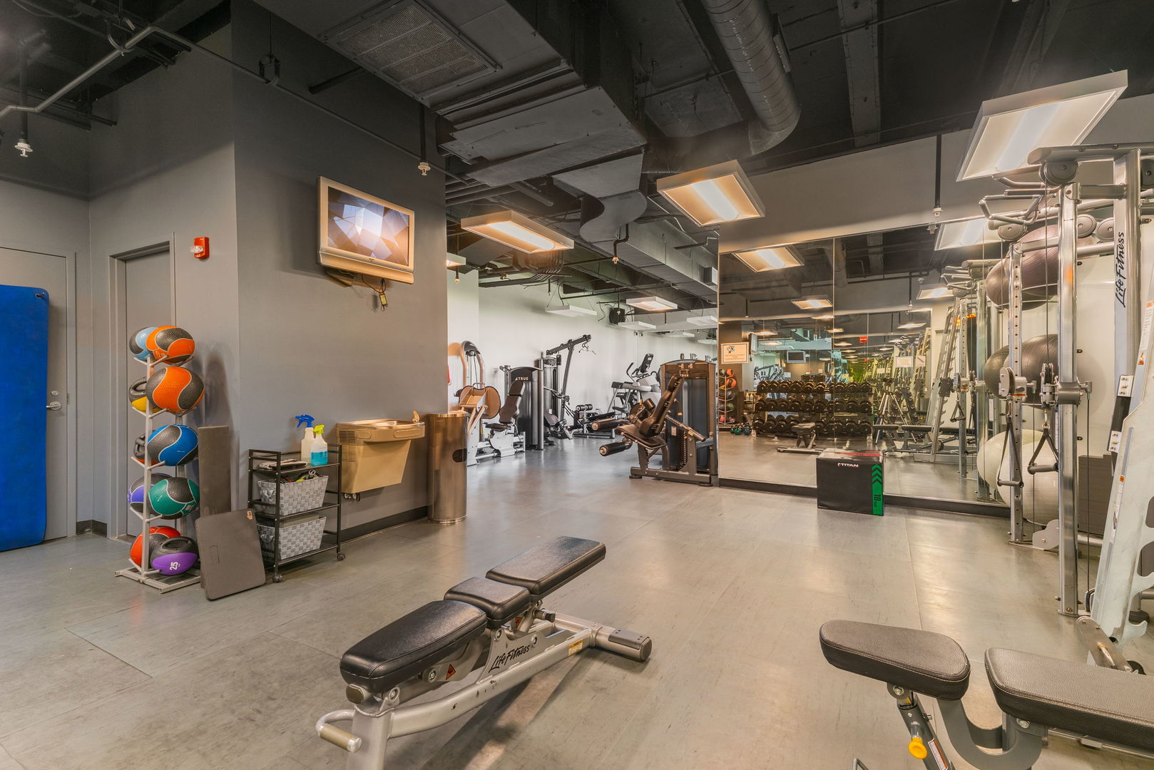 500 W Superior Street Unit: 1907