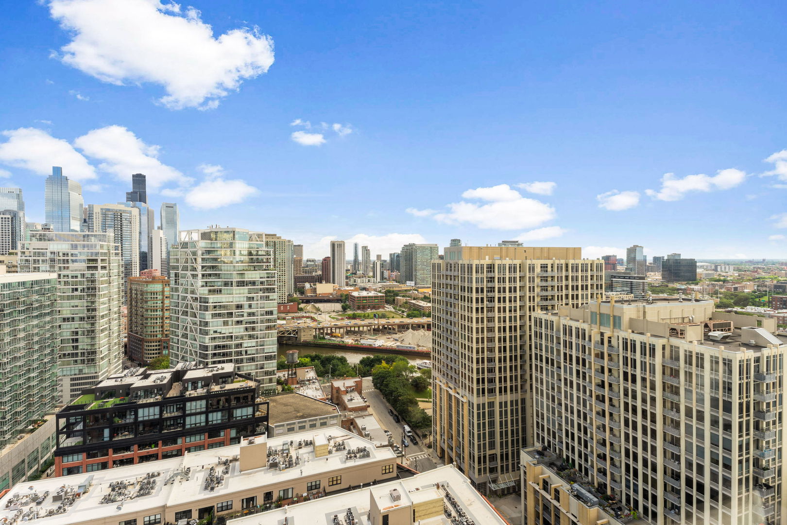 500 W Superior Street Unit: 1907