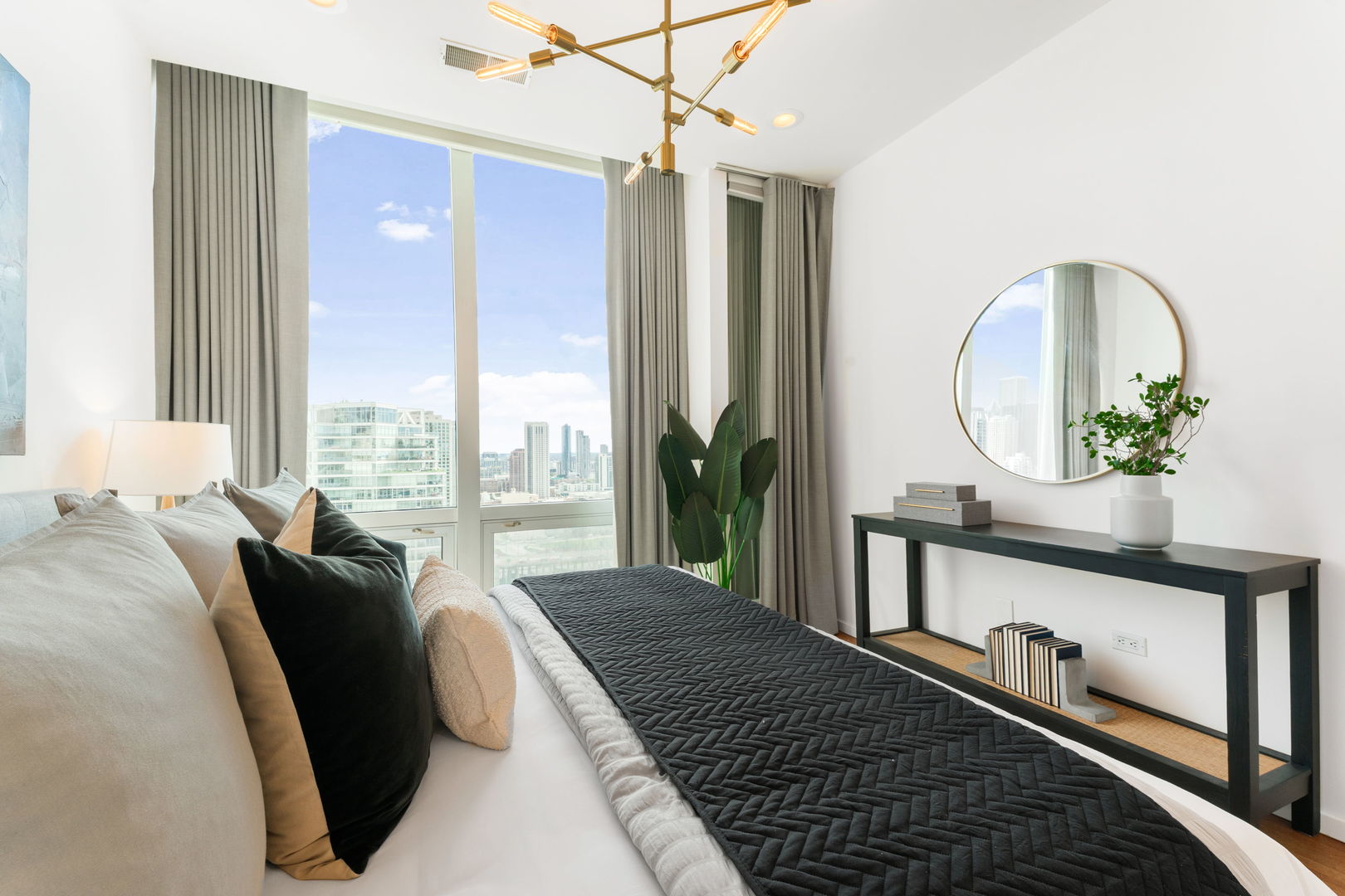 500 W Superior Street Unit: 1907