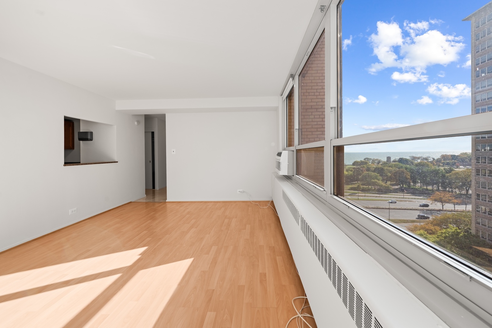 3950 N LAKE SHORE Drive Unit: 1303