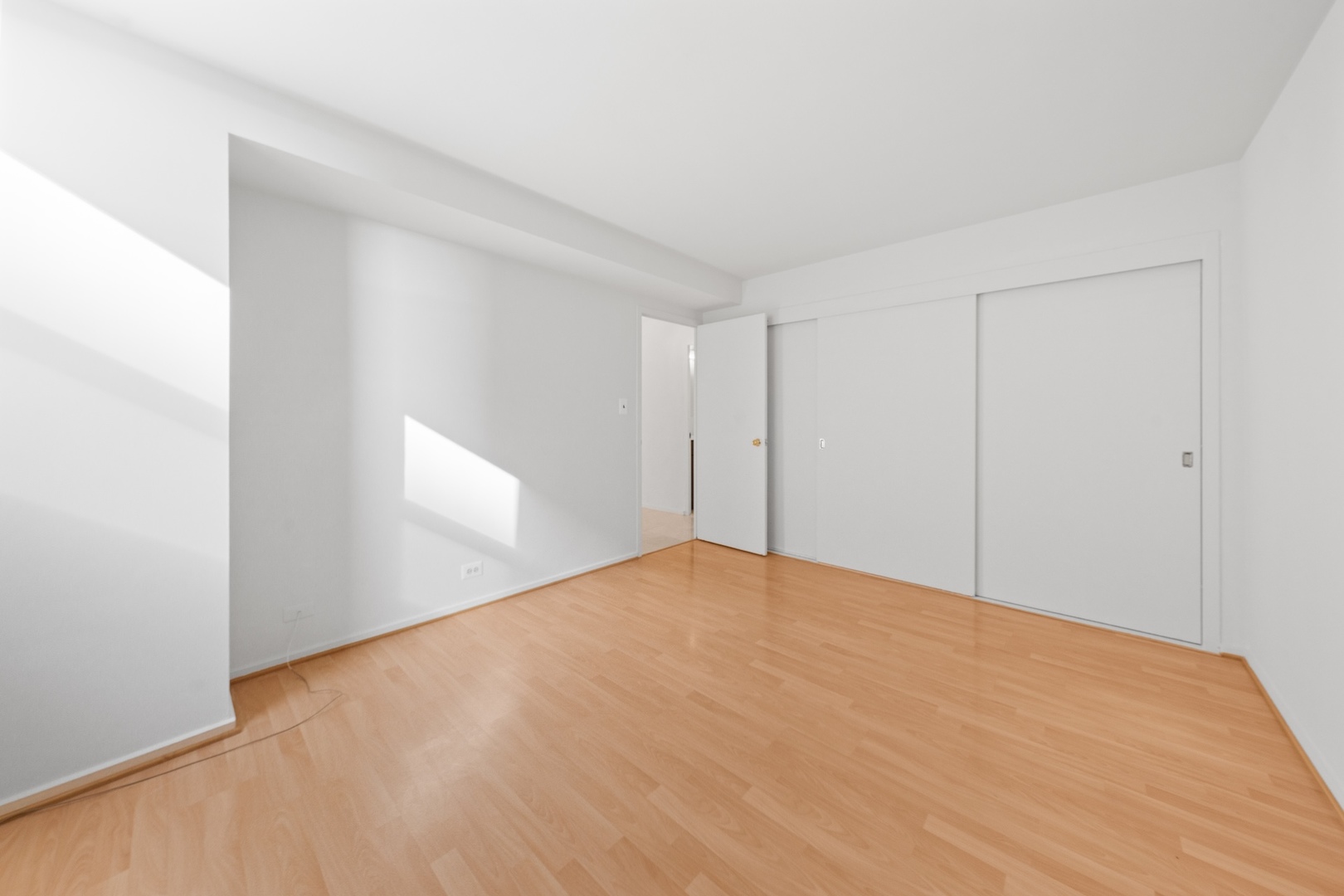 3950 N LAKE SHORE Drive Unit: 1303