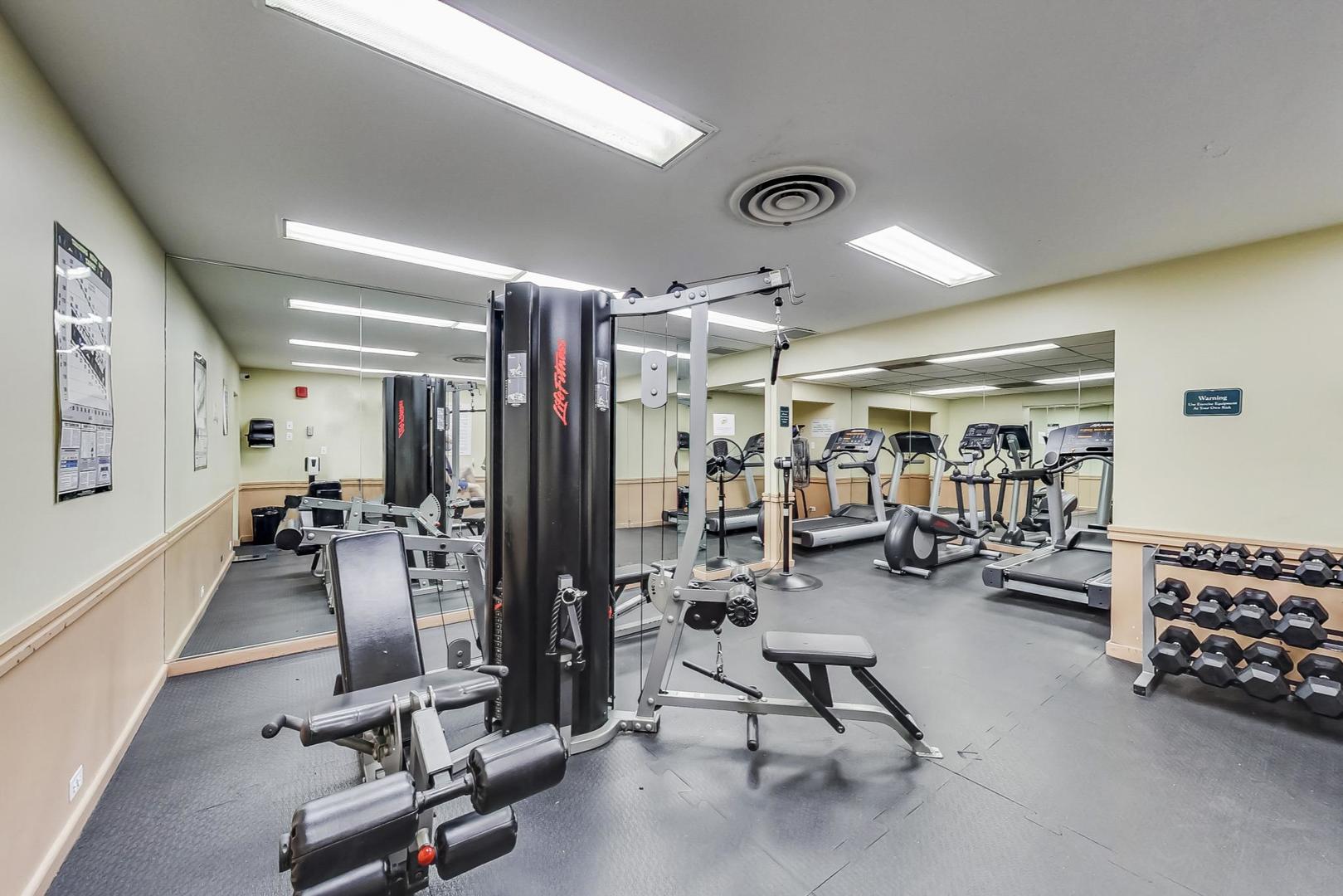 3950 N LAKE SHORE Drive Unit: 1303