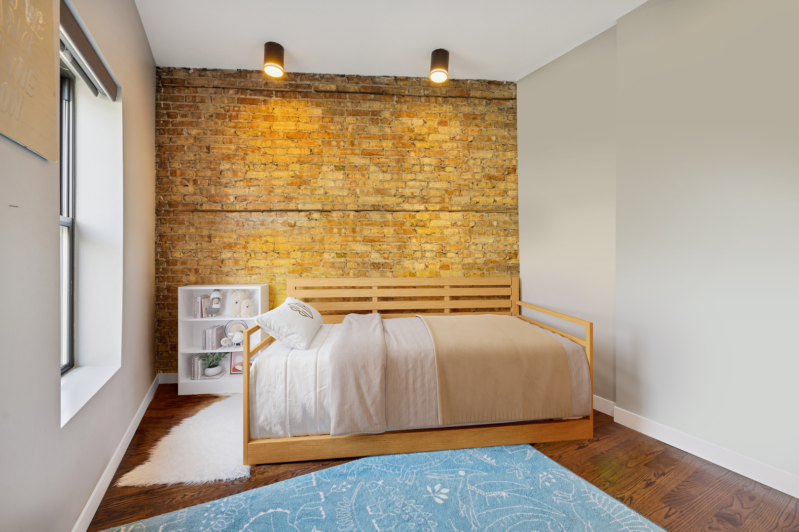 815 W CUYLER Avenue Unit: 3